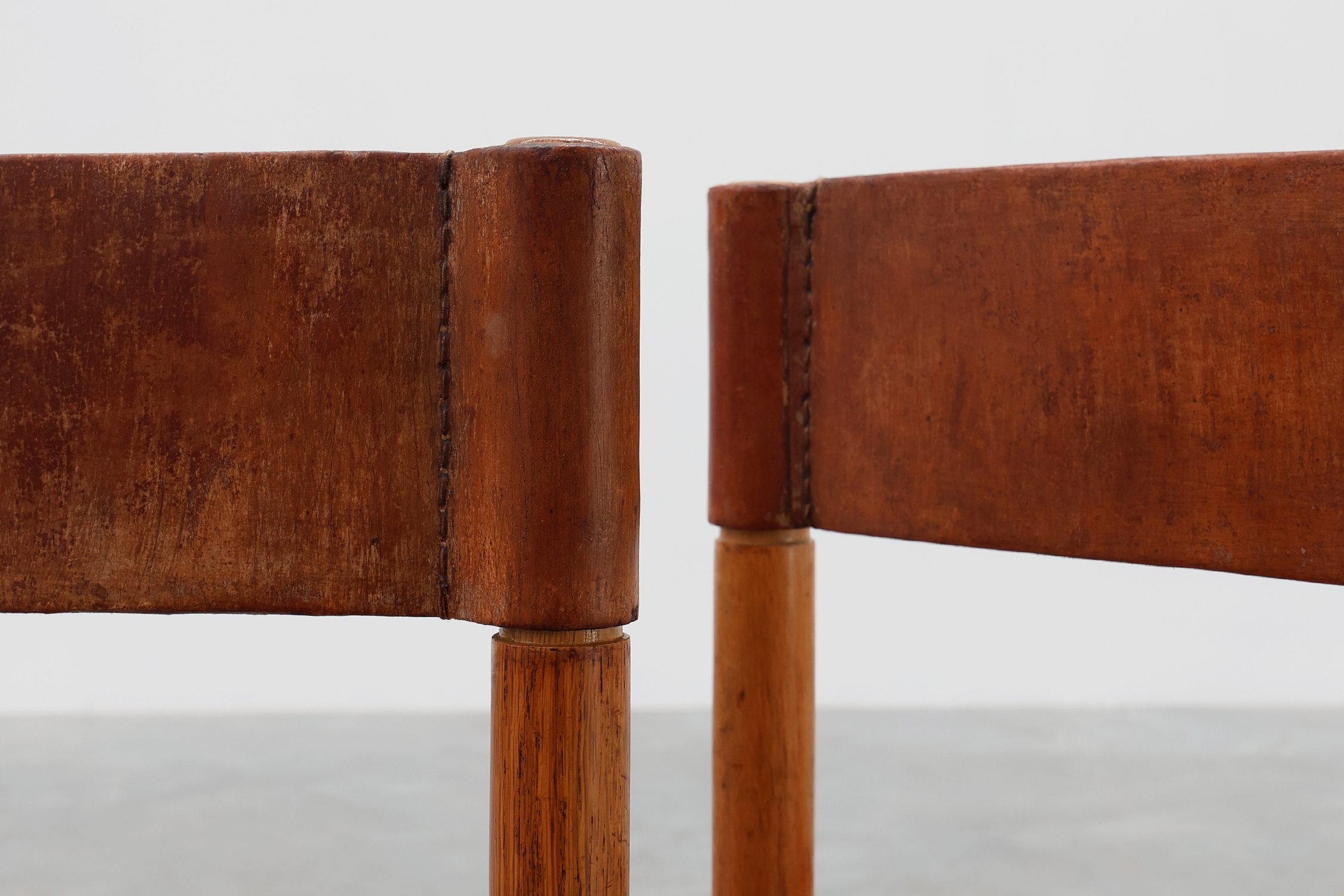 Pair of wood and leather Spanish chairs by Jordi Vilanova, ca. 1960thumbnail